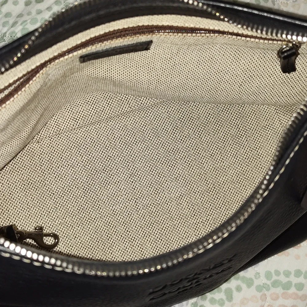 Dooney and Bourke - Picture 11 of 13